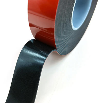 La cinta echada a un lado doble blanca de la espuma de la prenda impermeable para hace publicidad de la decoración